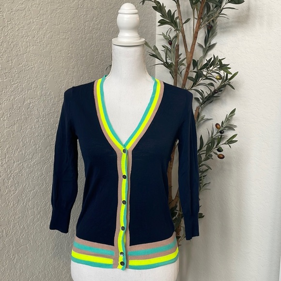 J Crew 100% Merino Wool Button Front Cardigan - Picture 2 of 8